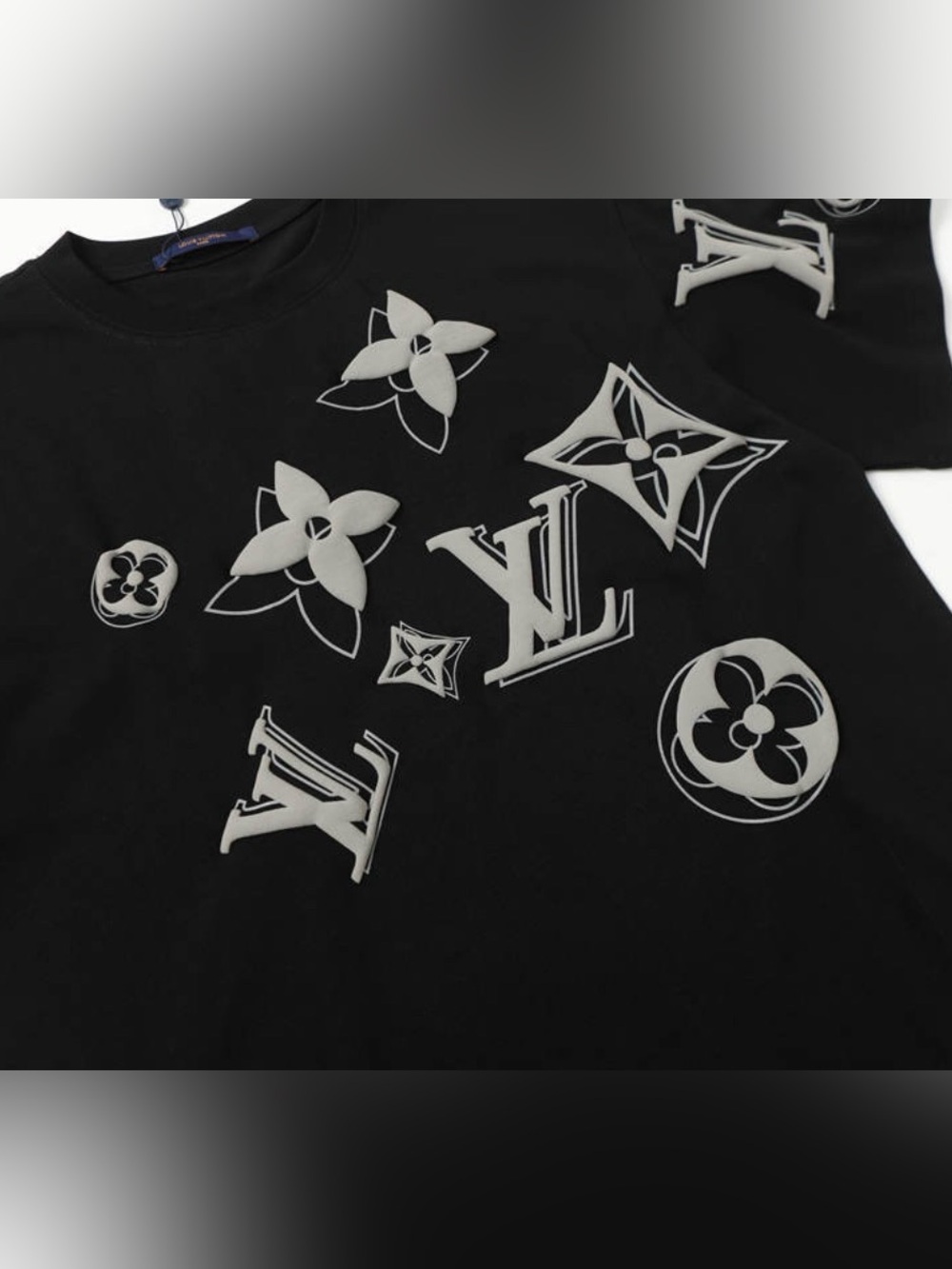 Louis Vuitton Black T-Shirt with Ivory Monogram Motifs - Picture 2 of 4